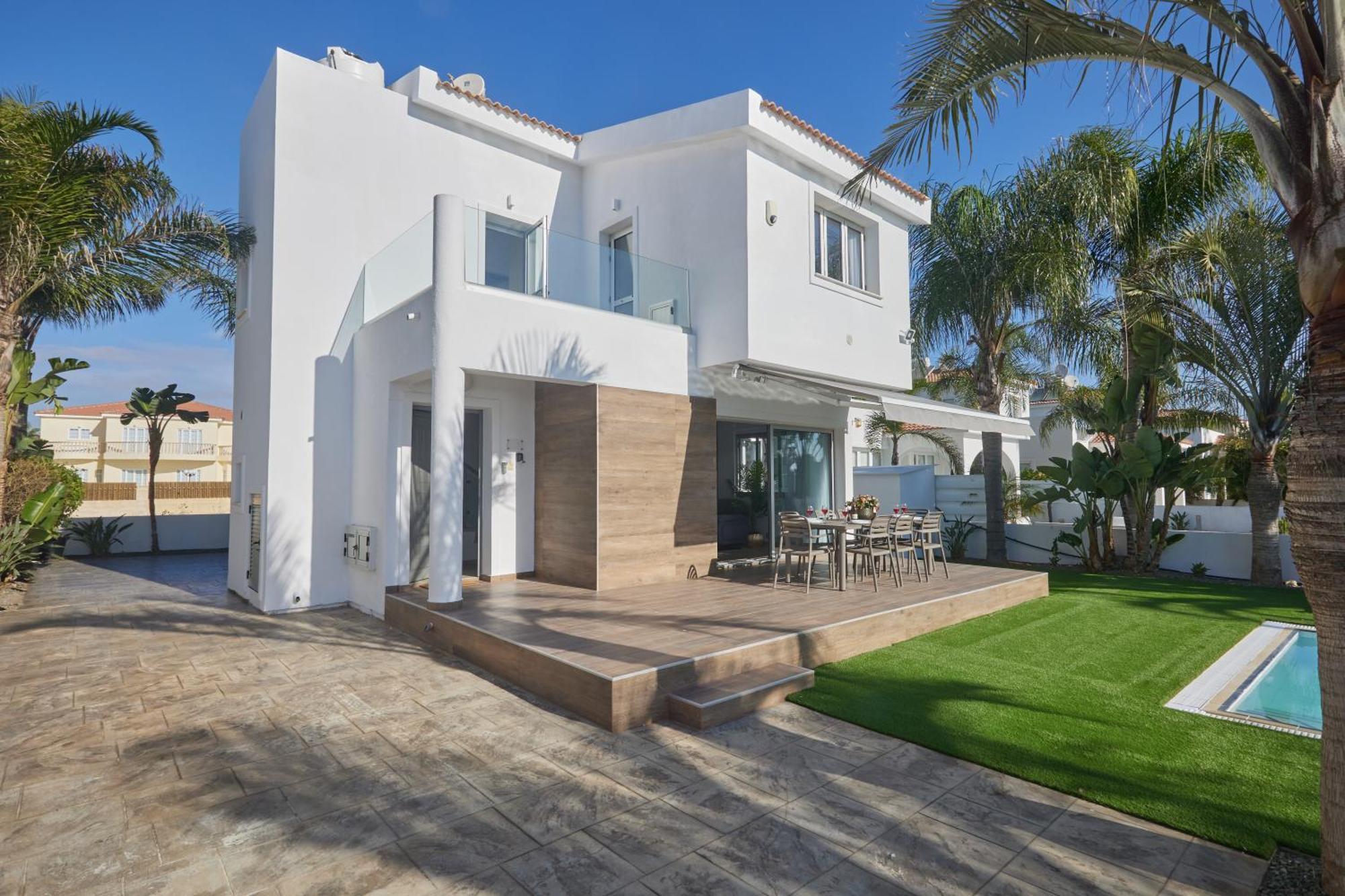 Sunrise Villa 9 아이아 나파 외부 사진